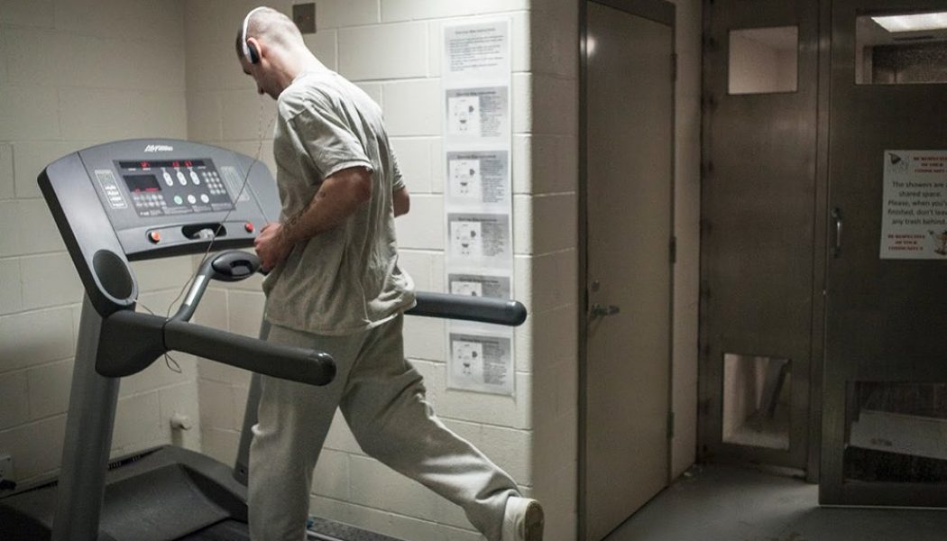 Πώς ένας φυλακισμένος έτρεξε τον Μαραθώνιο της Βοστόνης πάνω σ’ ένα διάδρομο