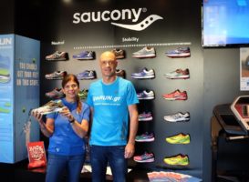 Κλήρωση παπουτσιού Saucony Ride 10 για τους αθλητές του 3ου Αγώνα Ιστορικής Μνήμης Νέας Σμύρνης