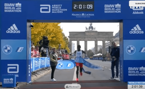Αδιανόητη επίδοση και νέο WR από τον Eliud Kipchoge στον Berlin Marathon